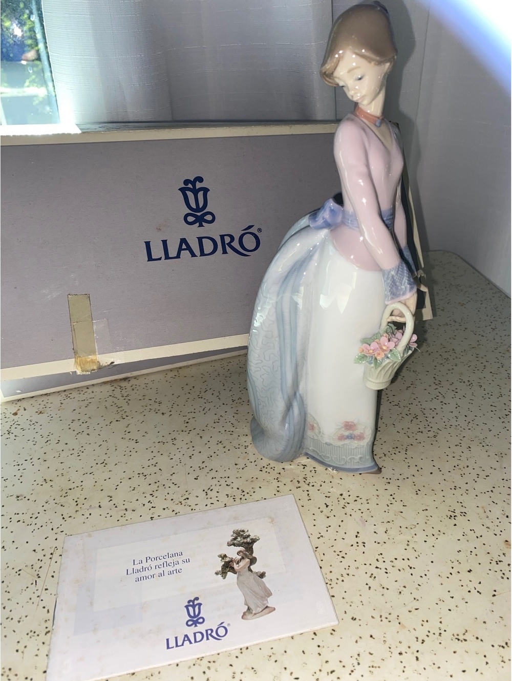 Lladro "BASKET OF LOVE" 1994 Collectors Society RETIRED 07622 MINT Original Box